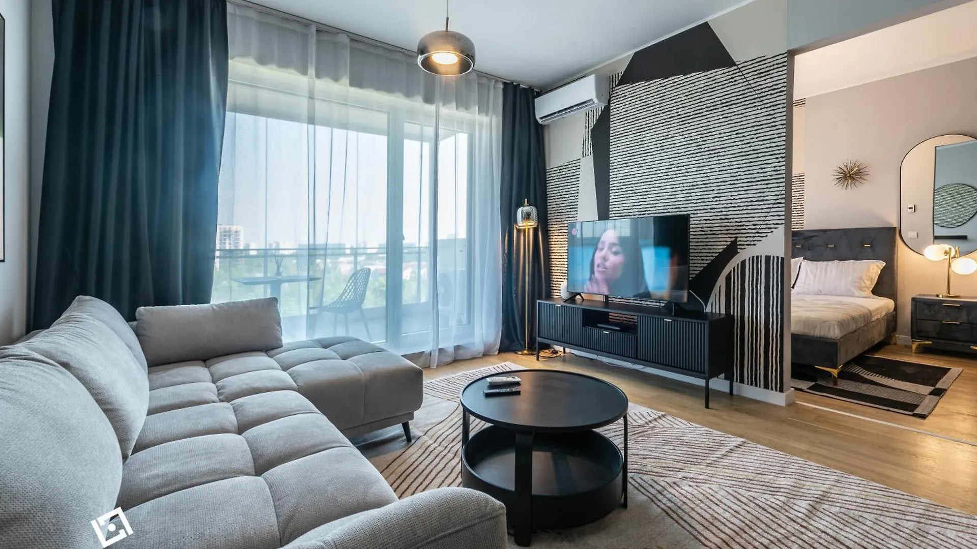 Luxury Residence With Terrace And View Bucharest