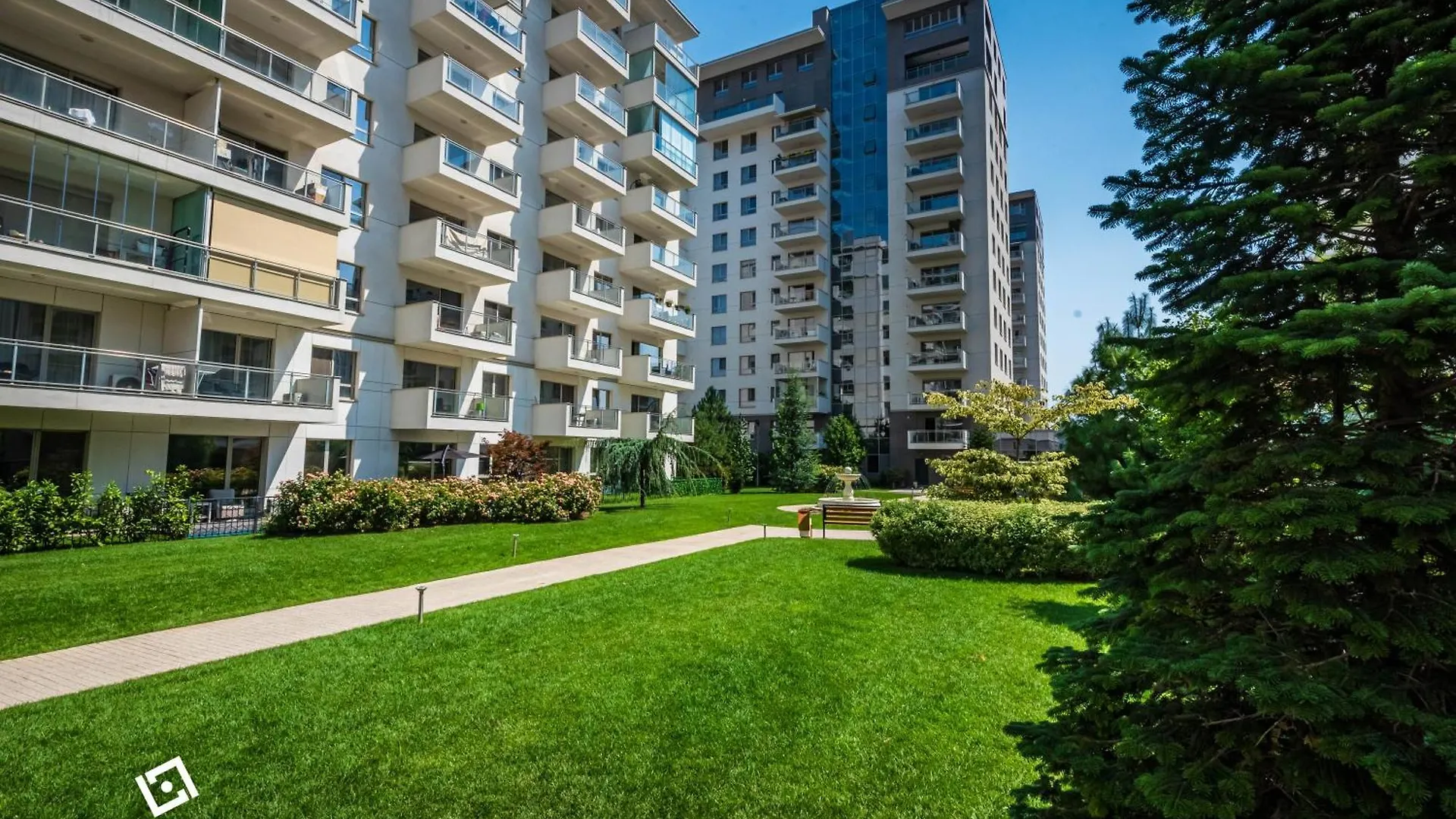 Luxury Residence With Terrace And View Bucharest