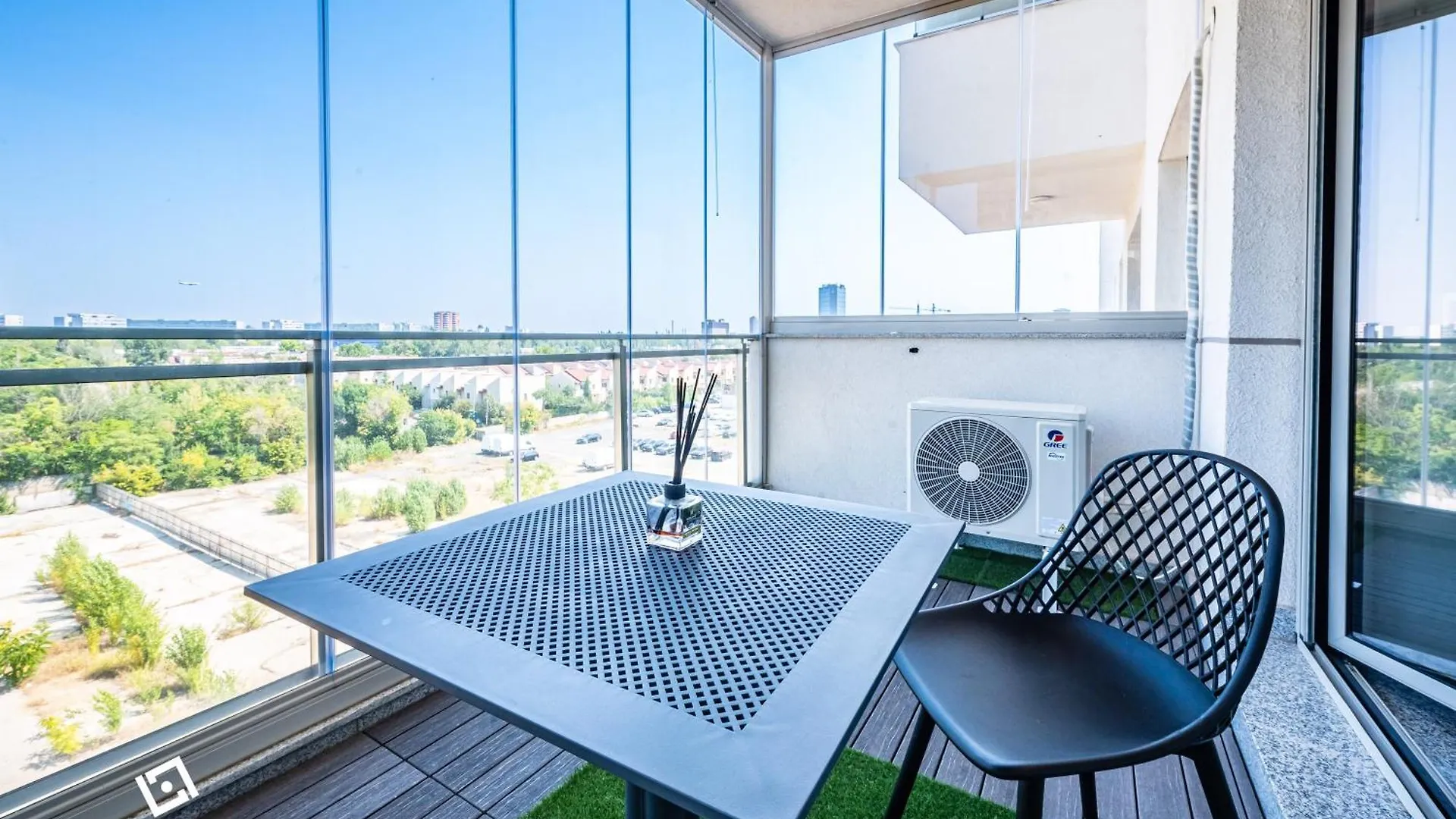 Luxury Residence With Terrace And View Bucharest Apartment