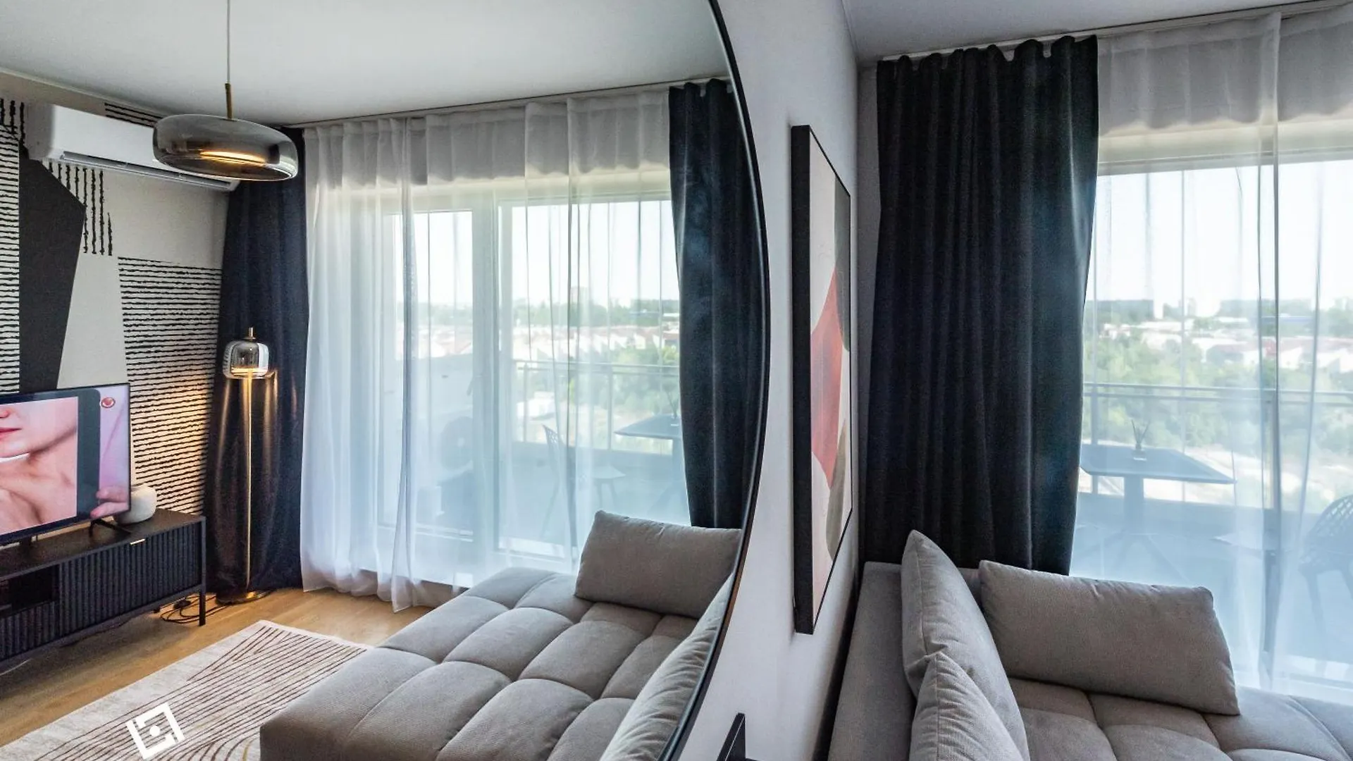 Luxury Residence With Terrace And View Bucharest Romania