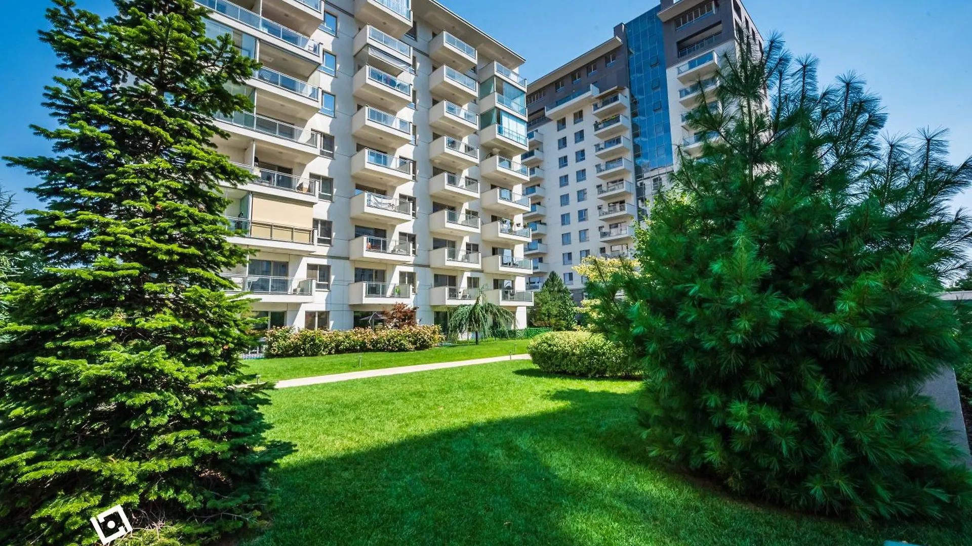 Luxury Residence With Terrace And View Bucharest