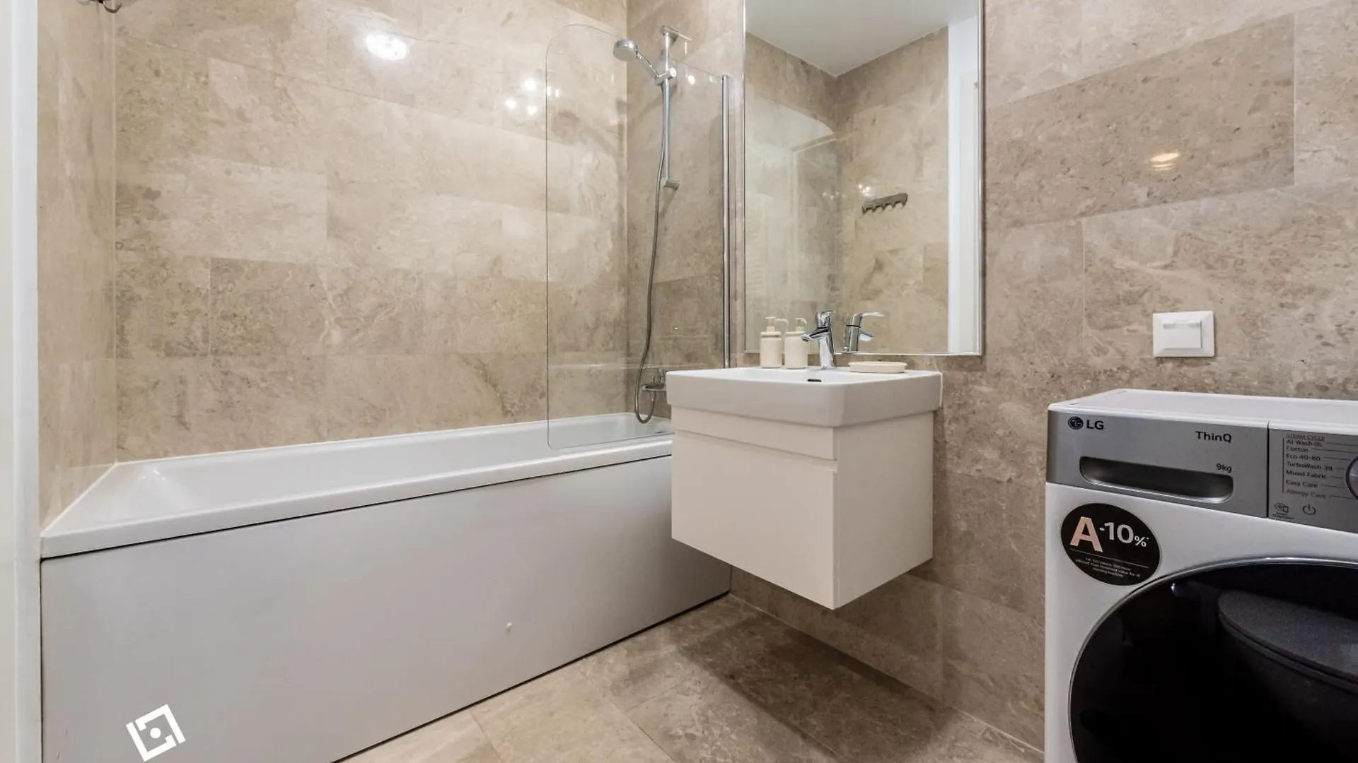 Luxury Residence With Terrace And View Bucarest
